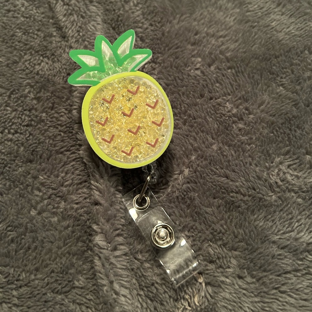 Pineapple badge reel